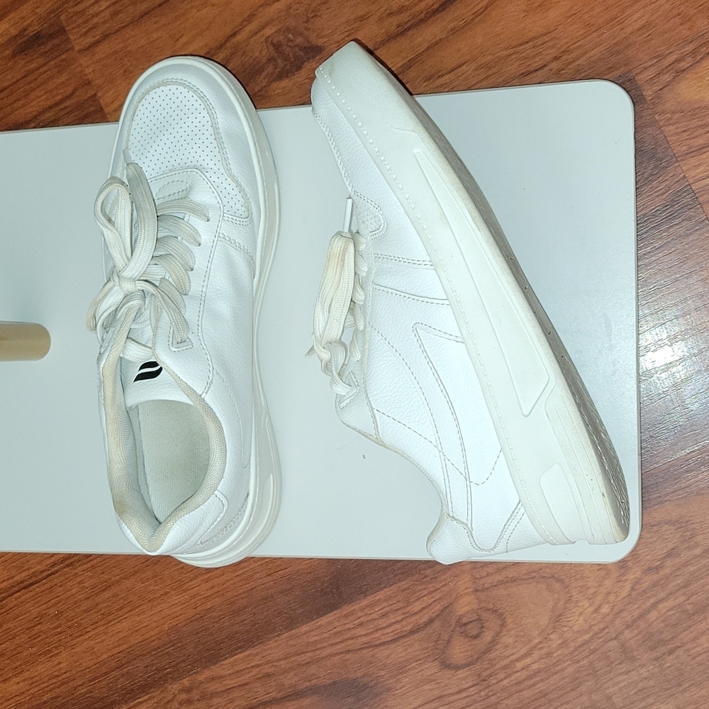 Fabletics The Lifestyle Sneaker II Size 8